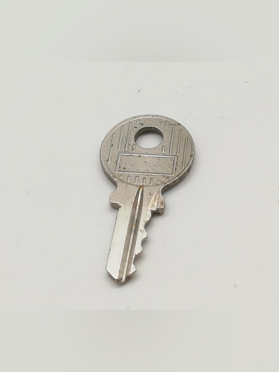 Chanel Cadena Lock & Key - Picture 7 of 7